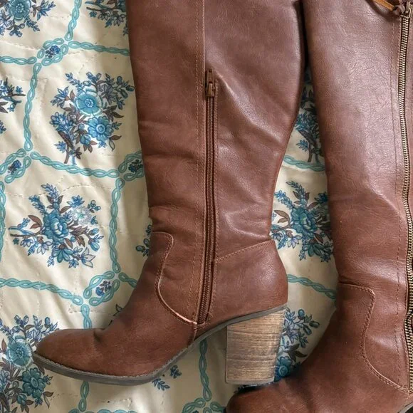 Crown Vintage Knee-High Leather Boots - Picture 3 of 6